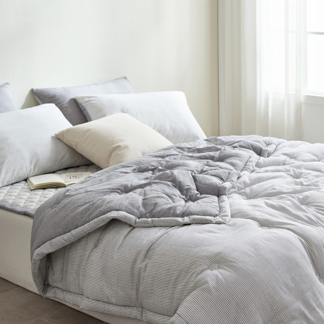 <header> <div class="item-detail" style="text-align: left; "> <div class="item-pay"> <h2 style="margin-bottom: 0.3em; font-weight: normal; color: #4f4f4f; font-size: 14px; display: ;"> 베이직 모달100 겨울 알러지케어 항균이불 먼지없는 차렵이불 </h2> <div class="item-pay-detail item_pay_detail_s202511173d380f9b68b41" > <p style="text-decoration:line-through;font-size:11px;margin:0;"> 131,000원 </p> <p style="margin:0;line-height1.3;"> <span style="color:#fe5356;font-size:14px;font-weight:normal;"> 45% </span> <span class="pay" style="color:#c7a347;font-size:14px;font-weight:normal;"> 72,050원 </span> </p> </div> </div>  <div class="ns-icon inline-blocked clearfix"><div class="prod_icon sale">SALE</div></div> </header>