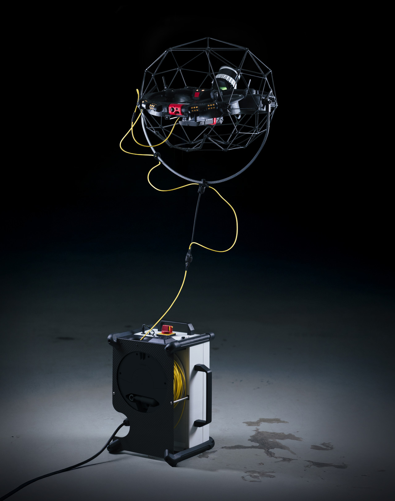 산업용 드론 | 실내드론 | 안전한 비행을 위한 무한 전력 공급 테더 케이블