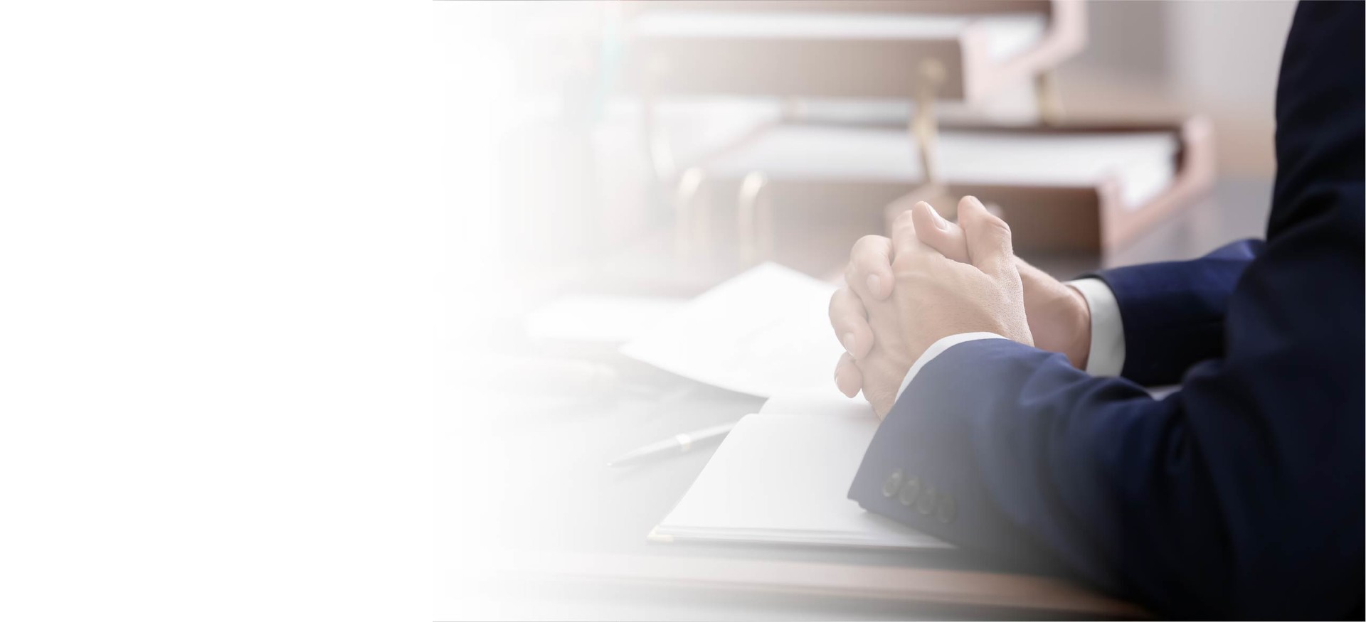 <p style="text-align: left;"><span style="font-size: 48px;"><span style="color: rgb(225, 225, 225);"><strong>03.</strong></span></span></p><br><p><span style="font-size: 18px; color: rgb(0, 0, 0);">노사관계 정보는 인터넷에 넘치지만, 실제 분쟁의 핵심을 알고</span></p>  <p><span style="color: rgb(0, 0, 0);"><span style="font-size: 18px;">해결책을 제시할 수 있는 것은 풍부한 실무 경험을 가진 법률사무소뿐입니다.&nbsp;</span></span></p>  <p><span style="color: rgb(0, 0, 0);"><br></span></p>  <p><span style="color: rgb(0, 0, 0);"><span style="font-size: 18px;">으뜸은 노동사건 처리 경험을 바탕으로&nbsp;</span></span></p>  <p><span style="font-size: 18px; color: rgb(0, 0, 0);">분쟁 예방을 위한 실질적 법률 서비스를 제공합니다.</span></p>