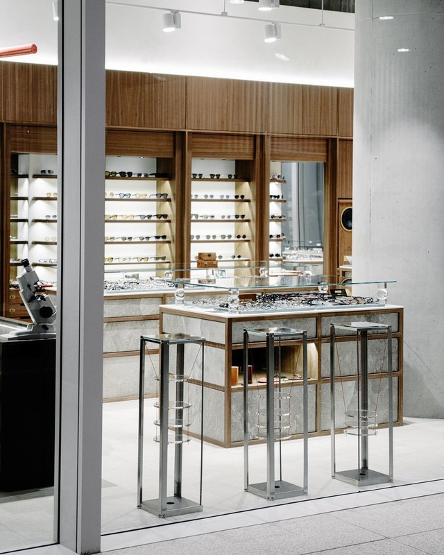 <p style="text-align:left; font-size:16px; margin-top:26px;">RAKU CLAY<br><span style="color:#666;">₩ 120,000</span></p>