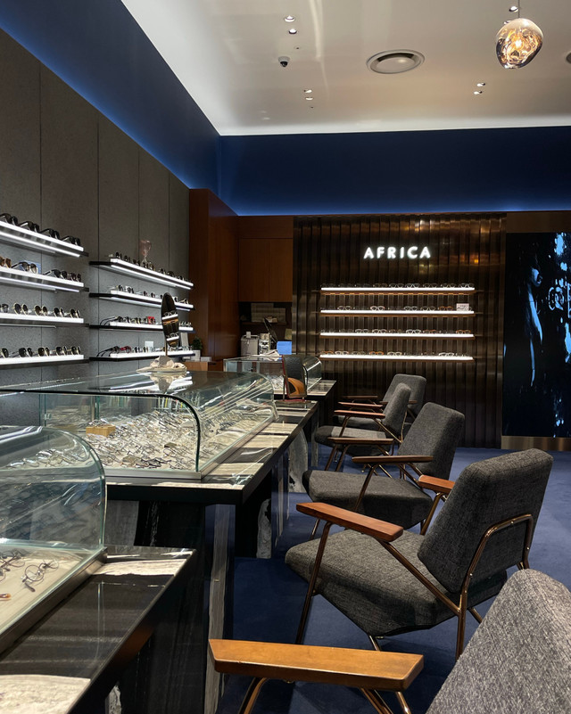 <p style="text-align:left; font-size:16px; margin-top:26px;">WHITE PLATES<br><span style="color:#666;">₩ 50,000</span></p>