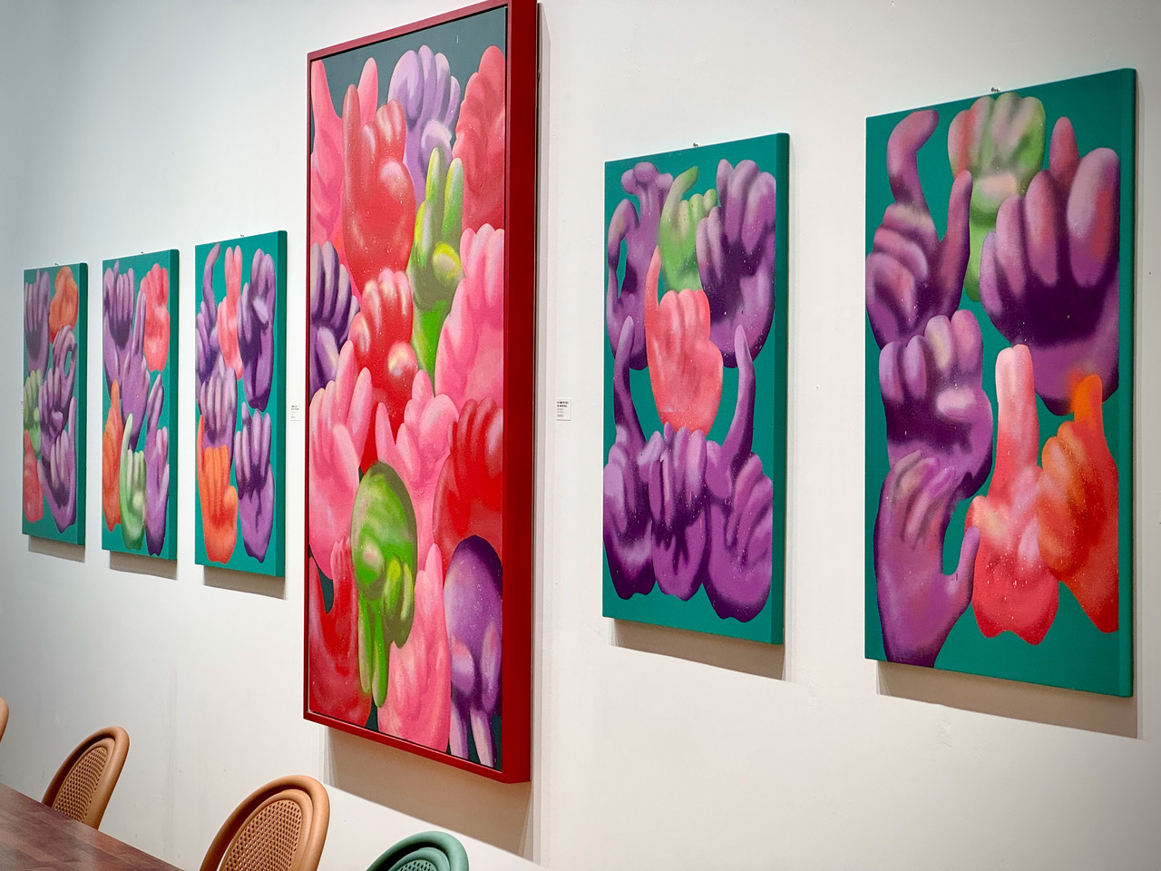 <p style="font-weight: 800; text-shadow: 0 2px 4px rgba(0,0,0,0.5);">개인전/단체전</p>