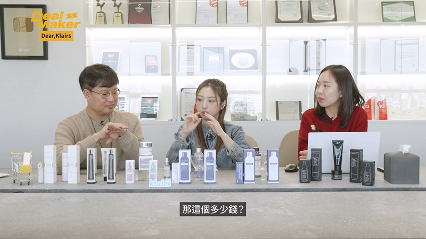 숏폼 콘텐츠 제작 숏폼 마케팅 숏폼 트렌드 숏폼 동영상 광고 숏폼 콘텐츠 아이디어 숏폼 콘텐츠 편집 숏폼 콘텐츠 효과 숏폼 광고 대행사 숏폼 콘텐츠 성공 사례 숏폼 플랫폼 비교 2. 유튜브 쇼츠 관련 키워드 유튜브 쇼츠 마케팅 유튜브 쇼츠 광고 유튜브 쇼츠 제작 방법 유튜브 쇼츠 알고리즘 유튜브 쇼츠 콘텐츠 아이디어 유튜브 쇼츠 성장 전략 유튜브 쇼츠 편집 툴 유튜브 쇼츠 조회수 늘리기 유튜브 쇼츠 수익화 유튜브 쇼츠 트렌드 3. 틱톡 관련 키워드 틱톡 광고 대행 틱톡 콘텐츠 제작 틱톡 바이럴 마케팅 틱톡 알고리즘 틱톡 인기 영상 만들기 틱톡 해시태그 전략 틱톡 크리에이터 협업 틱톡 조회수 늘리기 틱톡 브랜드 마케팅 틱톡 트렌드 4. 인스타그램 릴스 관련 키워드 인스타그램 릴스 광고 인스타 릴스 콘텐츠 제작 릴스 마케팅 전략 릴스 조회수 올리는 법 릴스 인기 해시태그 인스타 릴스 트렌드 릴스 콘텐츠 편집 툴 인스타 릴스 광고 성공 사례 릴스 크리에이터 찾기 릴스 동영상 아이디어 5. 영상 편집 및 도구 관련 키워드 숏폼 편집 앱 추천 숏폼 영상 제작 도구 무료 숏폼 편집 툴 숏폼 콘텐츠 효과 적용 숏폼 영상 배경음악 숏폼 전환 효과 짧은 동영상 편집 방법 모바일 숏폼 제작 숏폼 템플릿 무료 다운로드 숏폼 콘텐츠 최적화