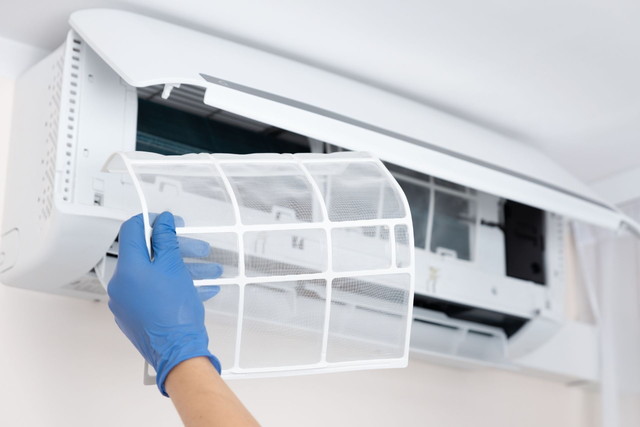 <div style="text-align:left"> <span style="font-size:22px;font-weight:bold">Home Aircon Care</span><br>  Professional aircon cleaning for a cleaner and healthier home environment.</span> <span style="font-size:18px"></span> </div>