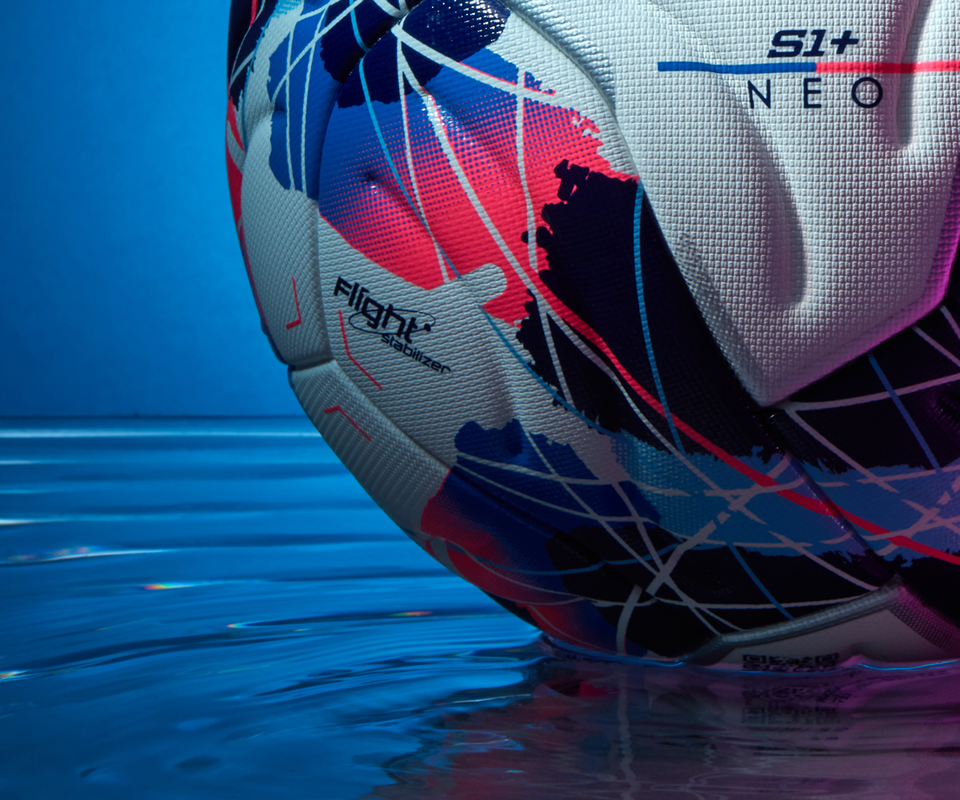 <b>NEO series</b><br><a class="btn-primary btn btn-sm" href="/ball"><span style="font-size: 15px;">Shop</span></a>