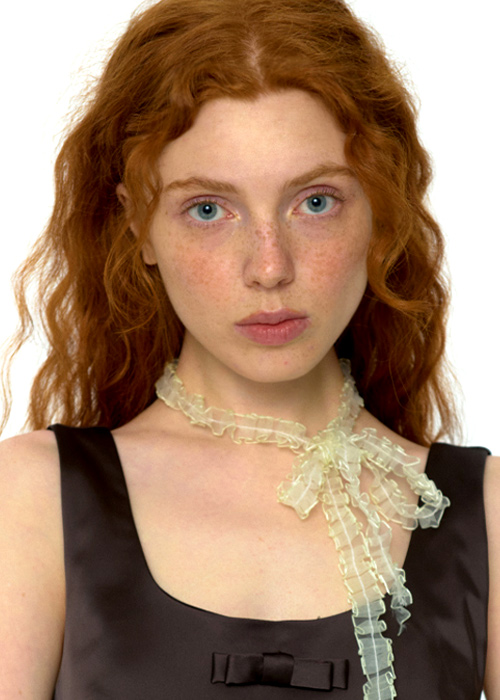 <h6>HELENA</h6><br><br><br>