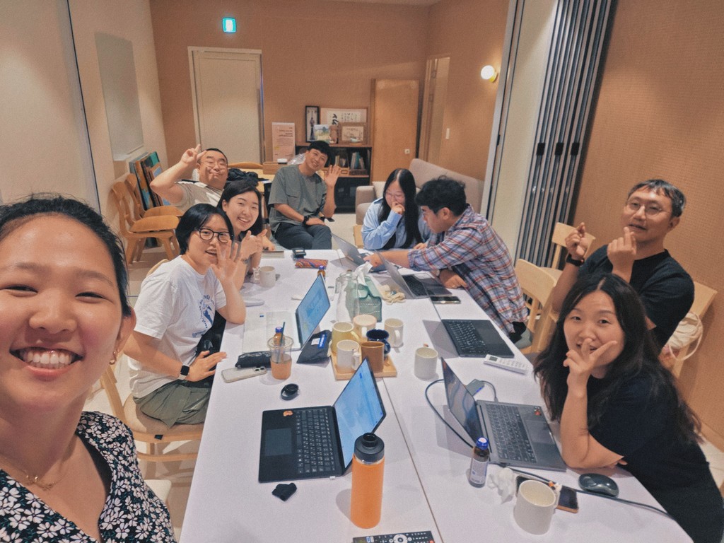 펠로우들이 웃는 모습