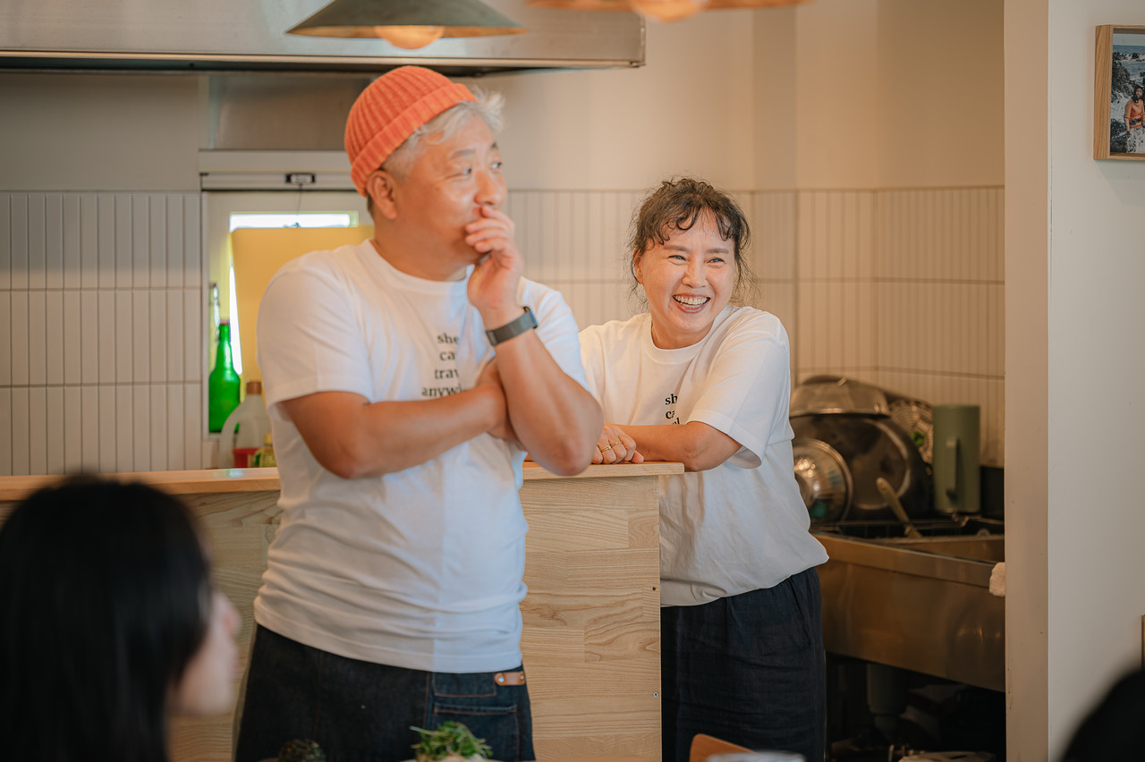 You’ll be given the opportunity to share the stories of Jeju life with both haenyeo and haenam, and to hear their experiences from the sea