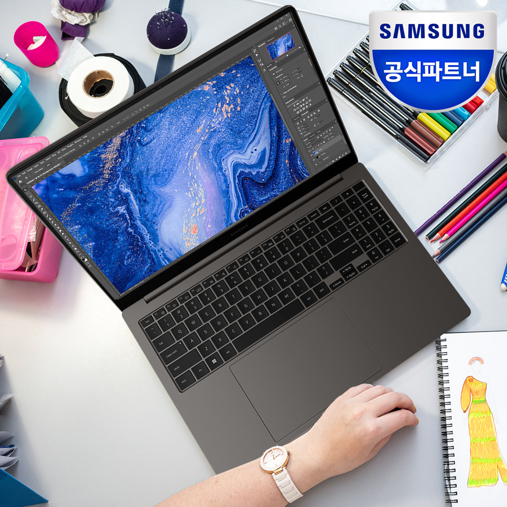 갤럭시북3 프로<br />NT960XFG-KD72G<br /> <span style="font-size:small; color:#0034dc; font-weight: 600;">#윈도우11 #RAM32GB #1TB <br />#16인치 #고성능 #WQXGA+ 3K</span><br /> <span style="font-size:small; color:#737373;">#업무용노트북  #고사양노트북 #대학생노트북<br /> #인강용노트북 #디자인노트북 # 게임노트북