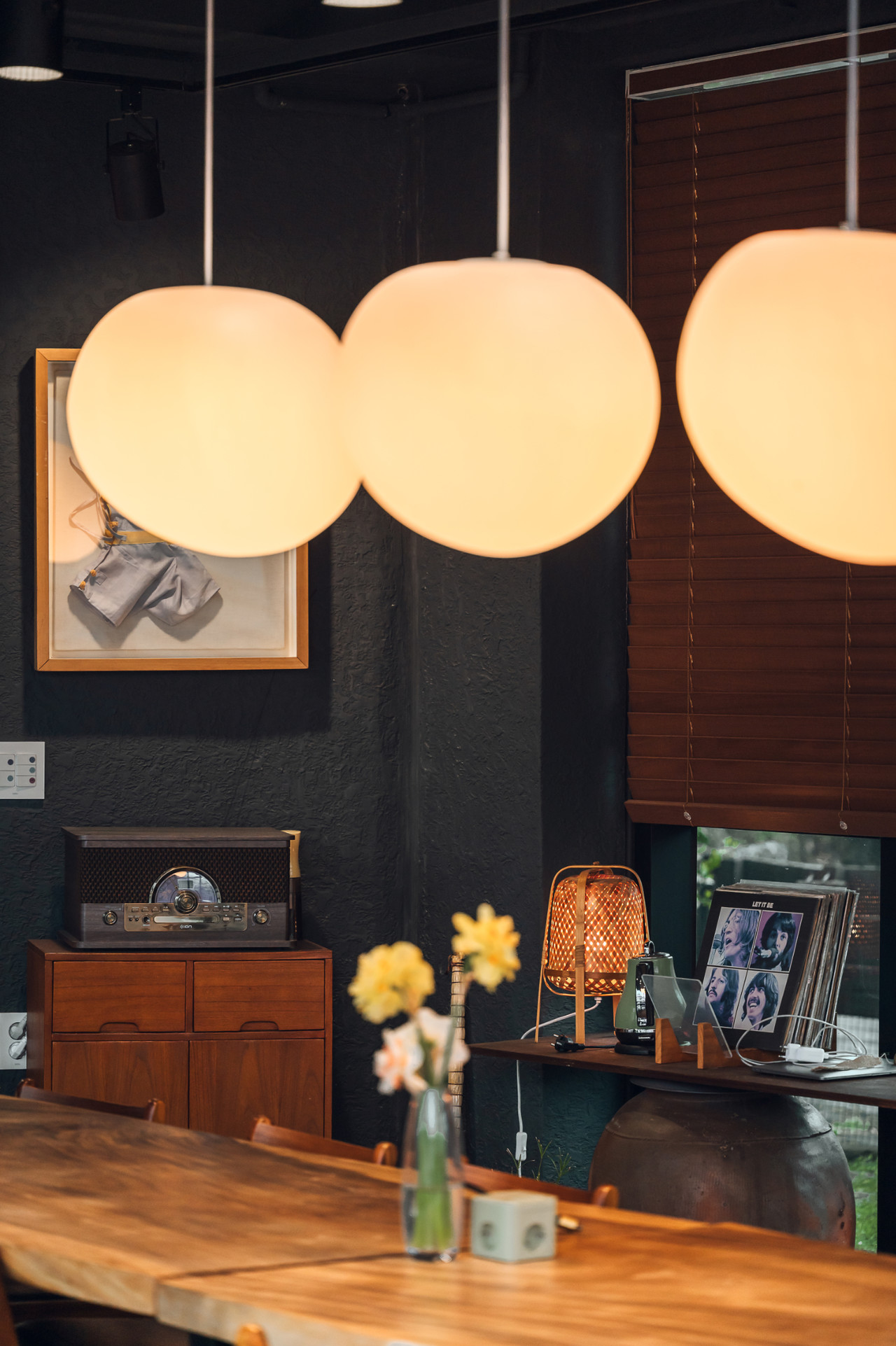 Listen to the stories of the haenyeo in a variety of spaces.