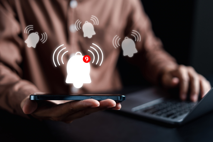 트레이딩 보조 알람 서비스