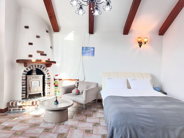 디럭스 201 (M동 2층)