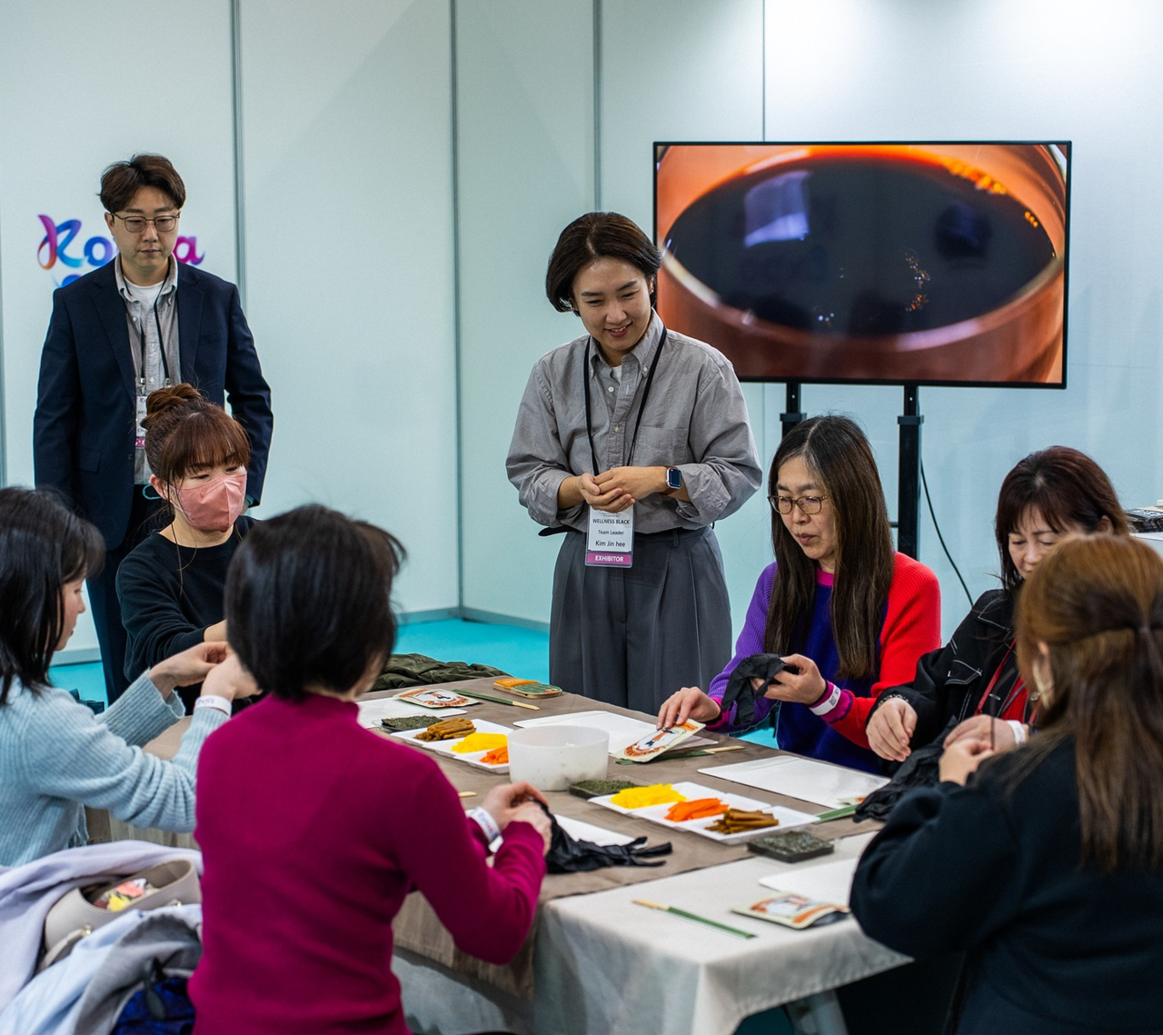 K-Class hands-on workshop where visitors learn directly from experts in beauty and K-Food.