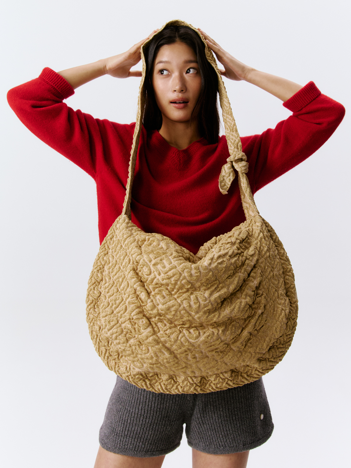 <p style="text-align:left; font-size:12px; margin-left:15px;">Big Blooming Bag / Champagne</p>