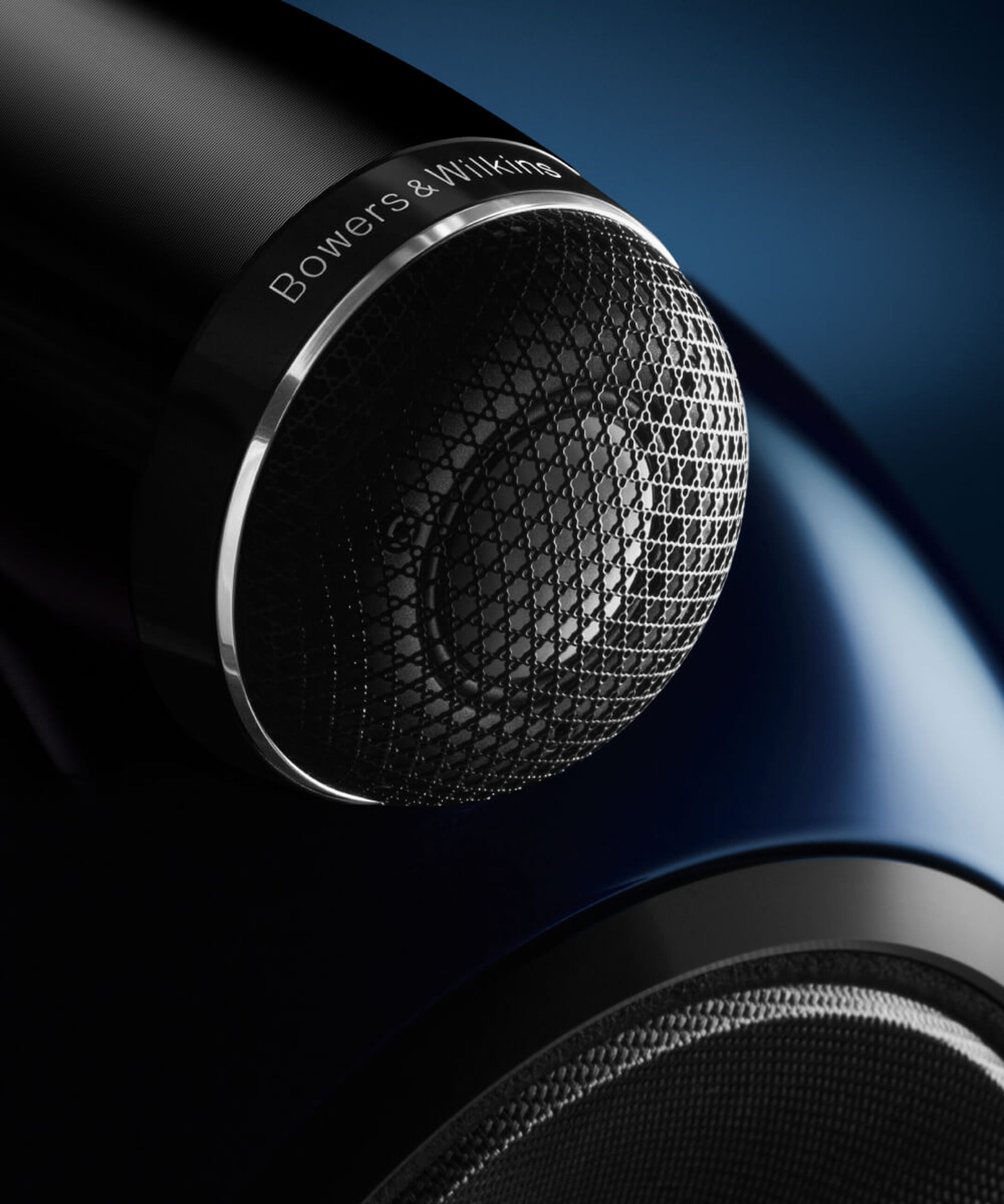 <span style="font-size:24px;;">Crafted</span><p style="margin-top:10px;">섬세하게 완성된 디자인과 고유한 마감.   