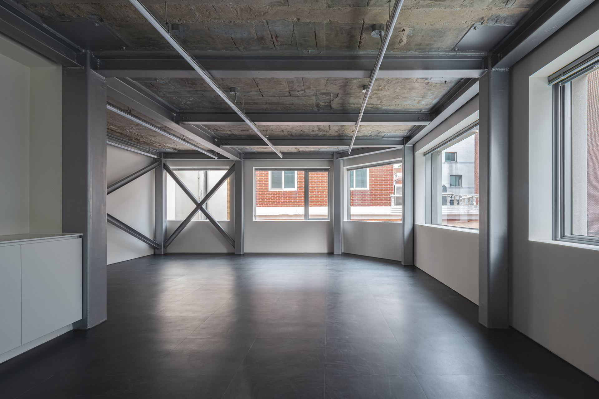 #11 Tempin Office - Interior