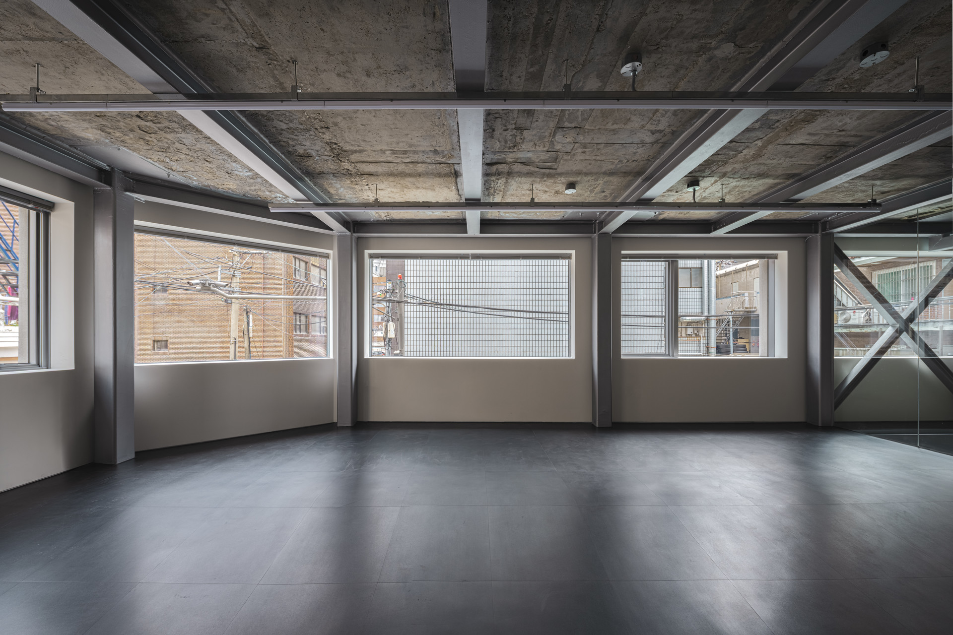 #12 Tempin Office - Interior