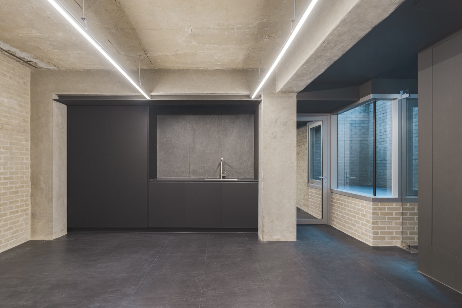 #14 Tempin Office - Interior
