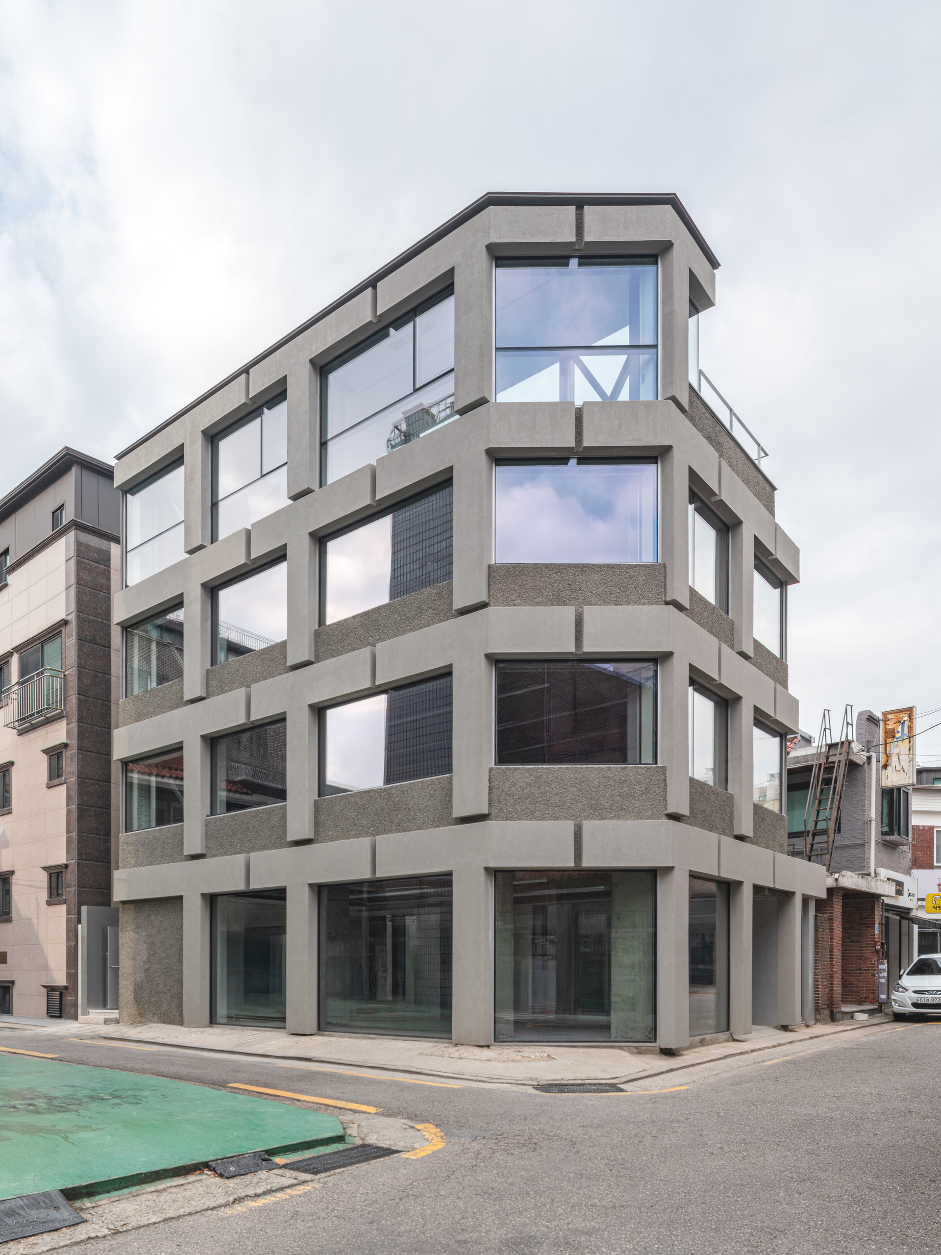 #01 Tempin Exterior - Daytime View