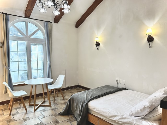 디럭스 303 (C동 2층)