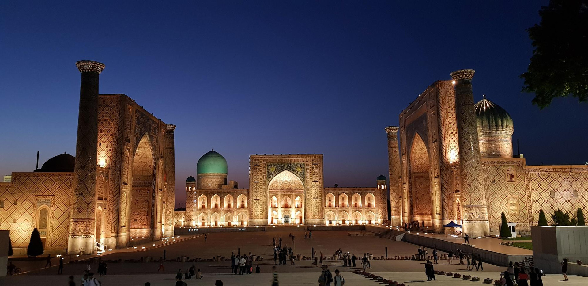 <div style="background:rgba(0,0,0,0.45); padding:10px 14px 8px 14px ; border-radius:12px; line-height:1.5;">   <span style="font-size:16px; font-weight:800; color:#ffffff; letter-spacing:-1px;">🏛️문명탐사</span><br>   <span style="font-size:11px;font-weight:300;  color:#f1f1f1; letter-spacing:-1px;">이집트·말라카·중앙아시아<br>문명기행</span> </div>