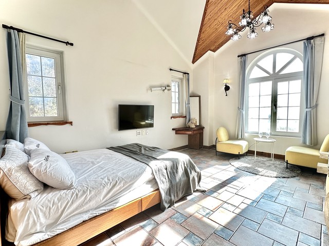 디럭스 302 (C동2층)