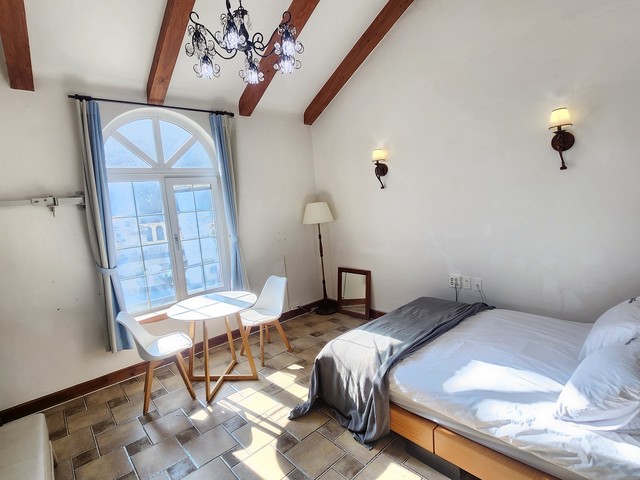 디럭스 303 (C동2층)