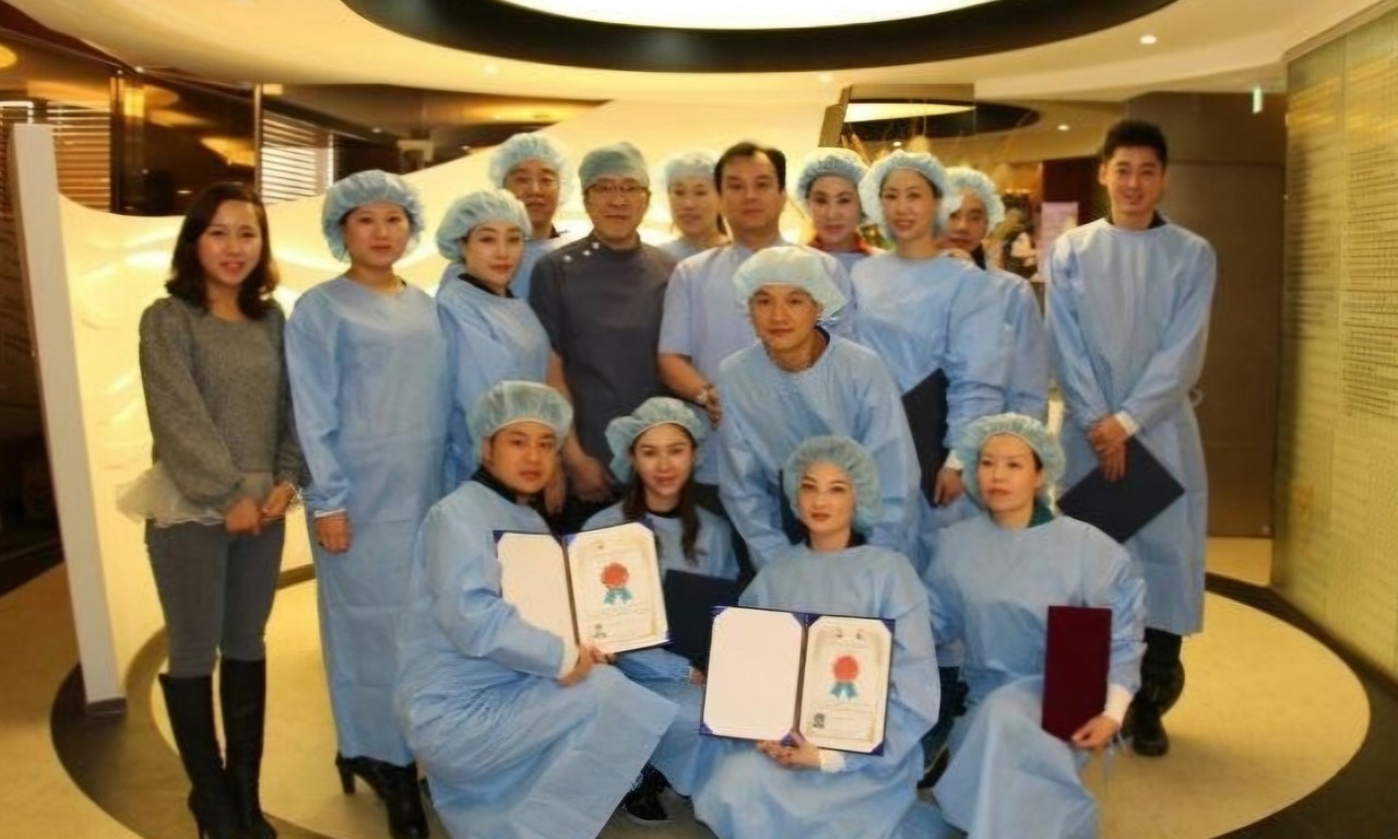 네이처 압구정 지점, 해외 닥터 수술 참관 후