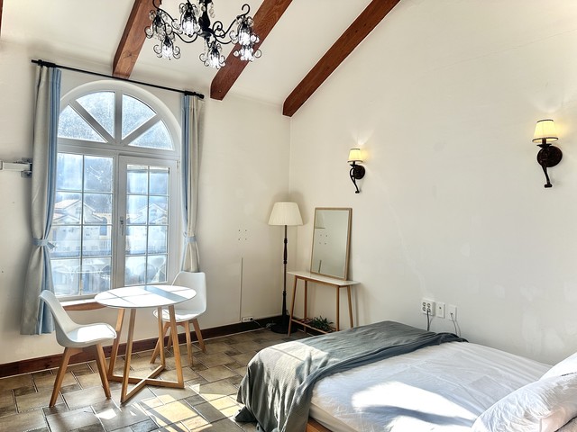 디럭스 303 (C동 2층)