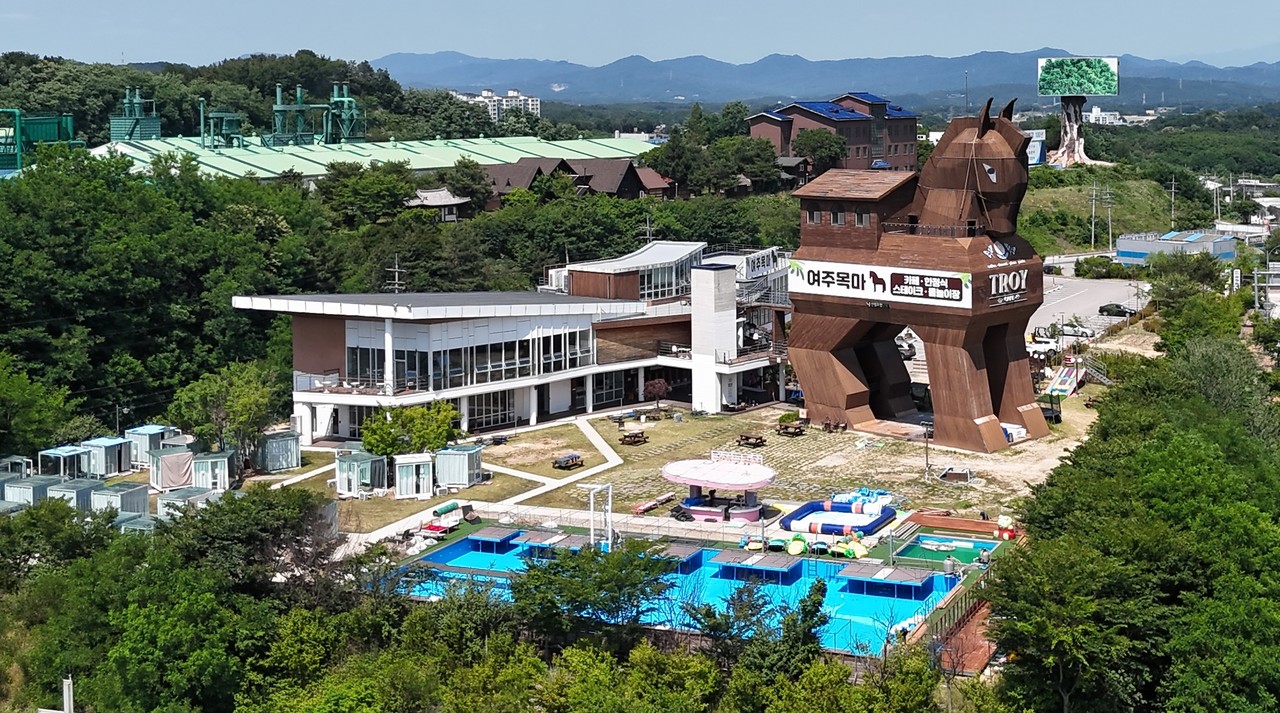 카페, 식당 운영, 공예품 판매, 체험사업