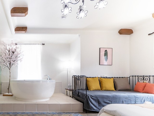 디럭스 205 (M동2층)