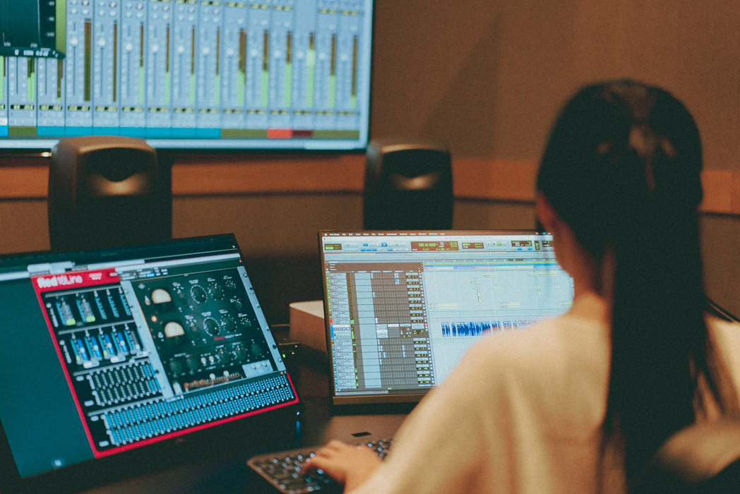 / 사운드 엔지니어 과정 믹싱 수업 중 /