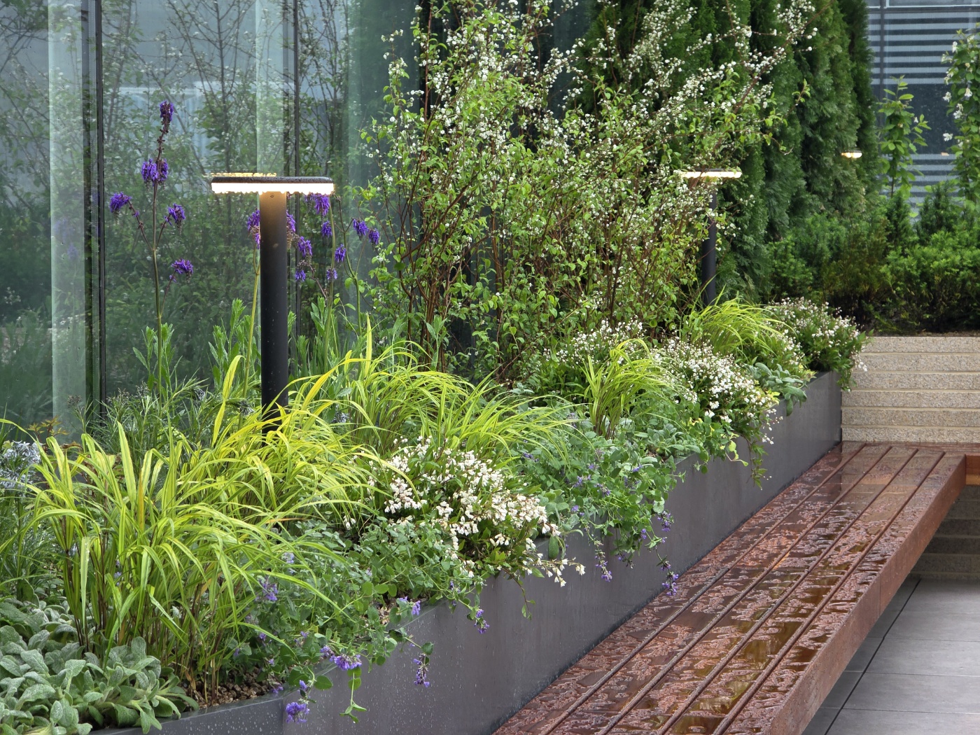 <p style="text-align: center; line-height: 1.15;"><span style="font-size: 20px; color: rgb(255, 255, 255);">[2024]</span></p>  <p style="line-height: 1.15; text-align: center;"><span style="color: #FFF;"><span style="font-size: 60px;">솔브레인 판교사옥 테라스 설계</span></span></p>  <p style="line-height: 1.15; text-align: center;"><span style="font-size: 30px; color: #FFF;">Identity, Rest / Refresh, Small talk / Communication</span></p>