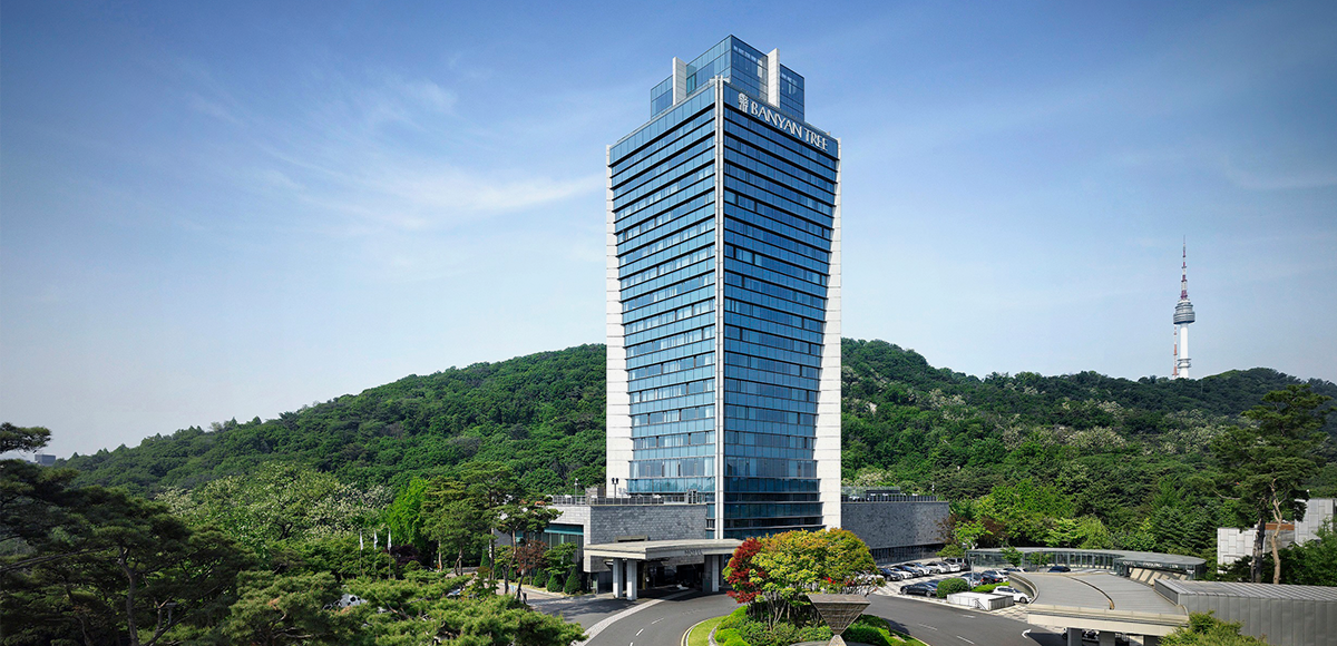 <div id="store_content" class="store-container">     <div class="store-text-group">         <div class="store-name">반얀트리 클럽 앤 스파 서울</div>         <div class="store-address">서울 중구 장충단로 60</div>     </div>      <div class="storemap-button-group">         <a class="storemap-link-style-btn" href="https://naver.me/5IS910NF" rel="noopener noreferrer" target="_blank">             지도 보러가기 &rarr;         </a>     </div> </div>