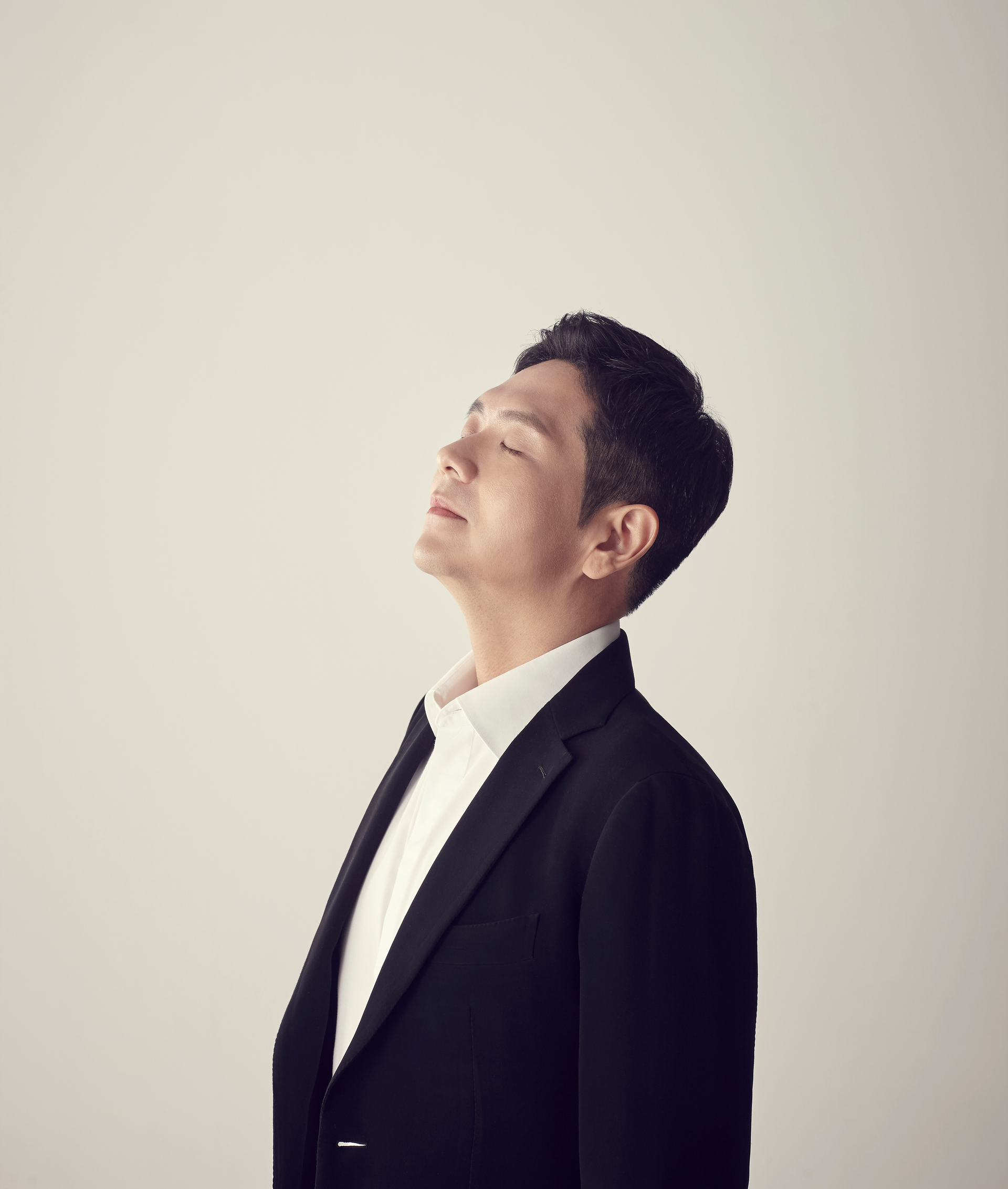 <h1 style="text-align: center;"><span style="font-size: 30px;"><b><span style="color: rgb(255, 255, 255);">vol.108</span></b></span></h1>