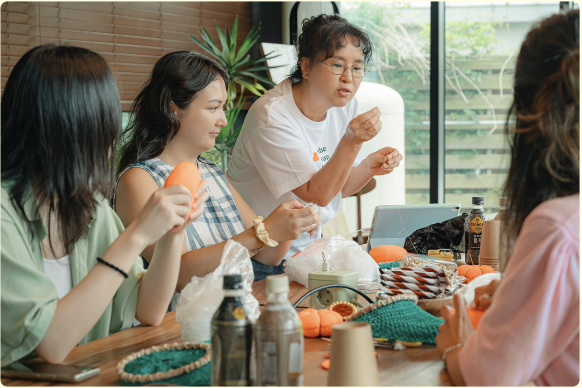 Join a haenyeo to experience making a tewak, the most essential tool used by haenyeo