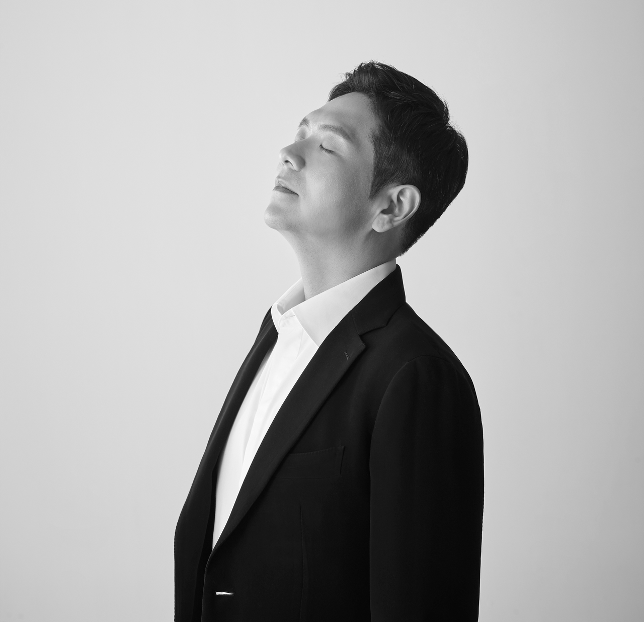 <h1 style="text-align: center;"><span style="font-size: 96px;"><b><span style="color: rgb(255, 255, 255);">vol.108</span></b></span></h1>