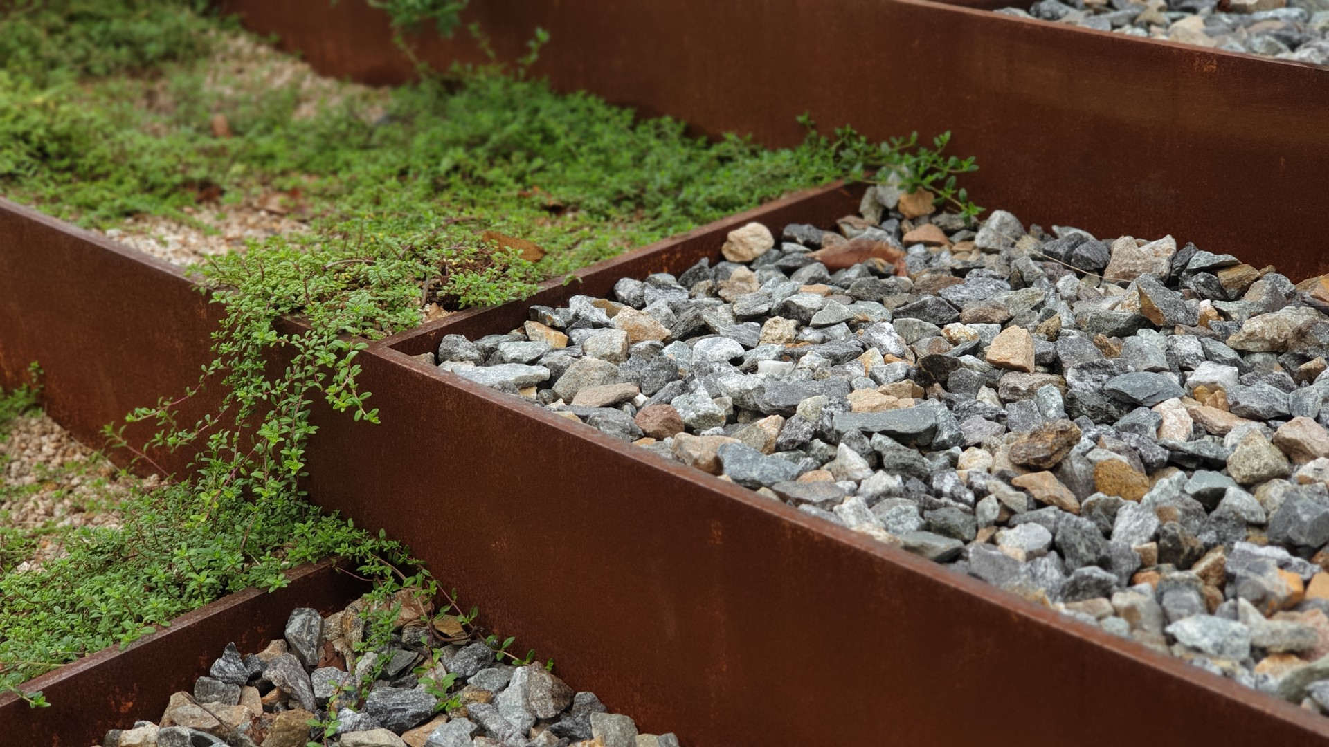 <p style="text-align: center; line-height: 1.15;"><span style="font-size: 20px; color: rgb(255, 255, 255);">[2020]</span></p>  <p style="line-height: 1.15; text-align: center;"><span style="color: #fff;"><span style="font-size: 60px;">청라동 개인주택 정원</span></span></p>  <p style="line-height: 1.15; text-align: center;"><span style="font-size: 30px; color: #fff;"></span></p>