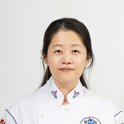 <div><span style="font-size: 18px; font-weight: bold;">최은실</span><br><span style="font-size: 14px; font-weight: normal;">크렘 드 유끼/대표<br>서울시 동대문구 장한로36길 10 <br><br></span></div>