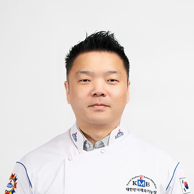<div><span style="font-size: 18px; font-weight: bold;">이승현</span><br><span style="font-size: 14px; font-weight: normal;">어썸브레드/부장<br>경기도 남양주시 화도읍 경춘로2180번길 24-10<br><br></span></div>