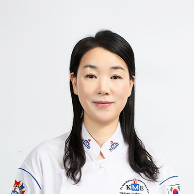 <div><span style="font-size: 18px; font-weight: bold;">이현정</span><br><span style="font-size: 14px; font-weight: normal;">언니네빵집/대표<br>대전시 동구 비래서로42번길 104<br><br></span></div>