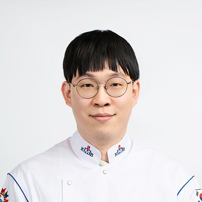 <div><span style="font-size: 18px; font-weight: bold;">이재민</span><br><span style="font-size: 14px; font-weight: normal;">빵과당신/대리<br>경기도 평택시 추담로 39<br><br></span></div>