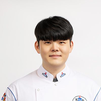 <div><span style="font-size: 18px; font-weight: bold;">홍제성</span><br><span style="font-size: 14px; font-weight: normal;">에쎔브르제과점/과장<br>서울시 노원구 덕릉로 824<br><br></span></div>