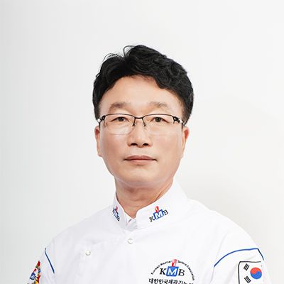 <div><span style="font-size: 18px; font-weight: bold;">이재기</span><br><span style="font-size: 14px; font-weight: normal;">김해원선요리제빵바리스타학원/학원장<br>경남 김해시 경원로73번길 1<br><br></span></div>