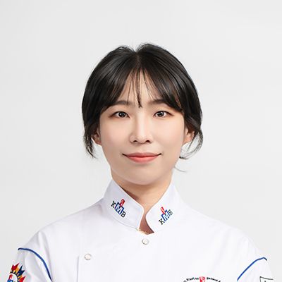 <div><span style="font-size: 18px; font-weight: bold;">구민주</span><br><span style="font-size: 14px; font-weight: normal;">꾸꾸데쎄르/대표<br>부산시 연제구 중앙천로39번길 13<br><br></span></div>