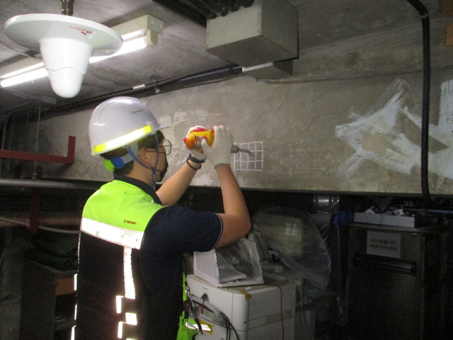 <span style="font-size: 16px;"><strong>【콘크리트 반발경도 시험】</strong></span></p>