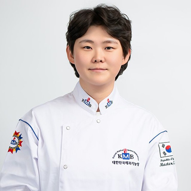 <div><span style="font-size: 18px; font-weight: bold;">박해민</span><br><span style="font-size: 14px; font-weight: normal;">콜마르브레드/부장<br>세종시 호려울로 65<br><br></span></div>