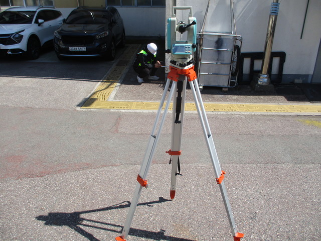 <span style="font-size: 16px;"><strong>【변위•변형 조사】</strong></span></p>