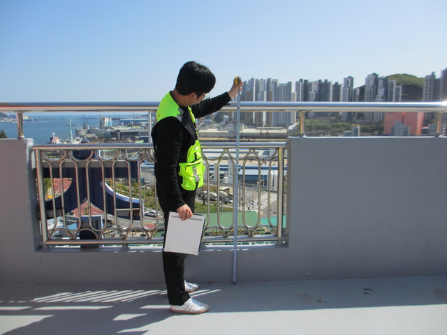 <span style="font-size: 16px;"><strong>【공중이 이용하는 부위 조사】</strong></span></p>