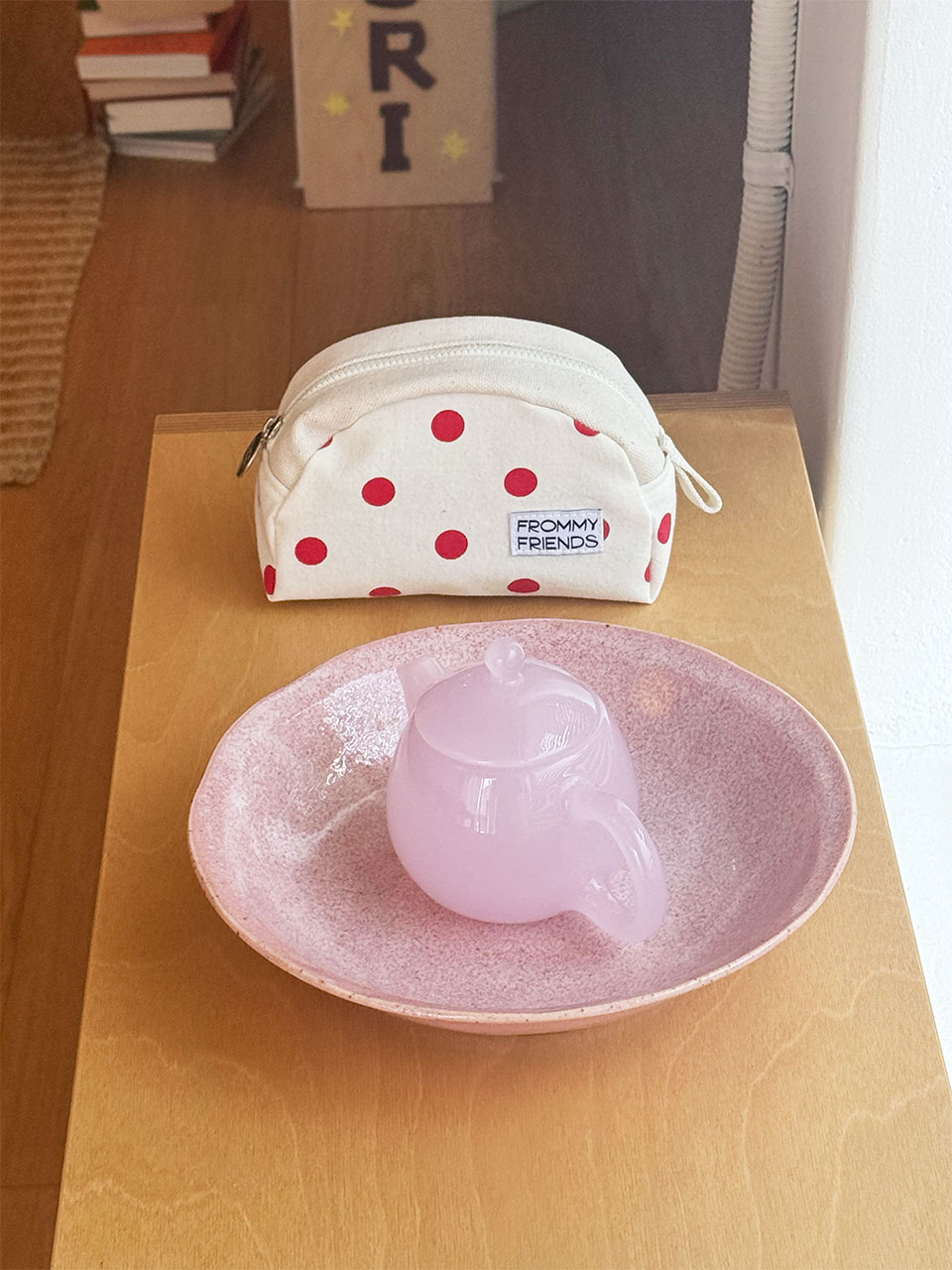 Votre consistently offers you new discoveries with diverse collections <p> updated every season and every week. Reflecting the latest trends, <p> we provide a variety of options for women to find their own unique style.